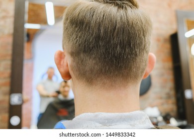 Imagenes Fotos De Stock Y Vectores Sobre Hairdresser Cape