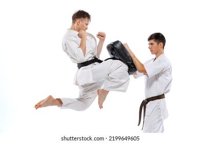 42,766 Karate practice Images, Stock Photos & Vectors | Shutterstock