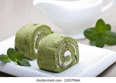 Matcha Cake Rolls