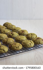 Matcha And Chocolate Chip Cookies