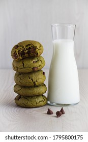 Matcha And Chocolate Chip Cookies