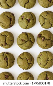 Matcha And Chocolate Chip Cookies