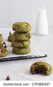 Matcha And Chocolate Chip Cookies