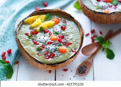 Matcha Green Tea Smoothie Bowl