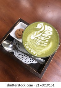 Matcha Latte Art With Smile Cookie