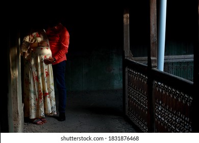 Maternity Photo Shoot Of Indian Women.