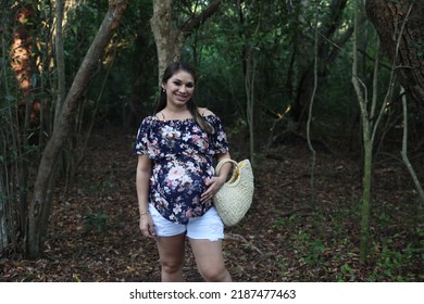 Maternity Photoshoot In A Park