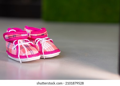 Maternity Shoot Baby Shoes Photo