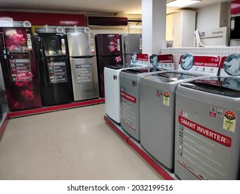 Mathura, Uttar Pradesh India- August 23 2021: An Empty Showroom Of The Consumer Electronics And Home Appliances. LG Is The World Leader In Selling Washing Machines And Refrigerator.