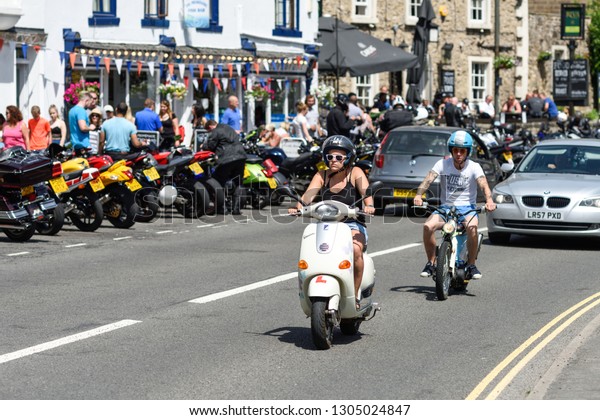 Matlock Bath,Derbyshire. July  01st 2018: Day\
Tippers,Tourist,car enthusiast and Motorcyclist enjoy a hot summers\
Sunday day out to the Spa town of Matlock Bath during the heat wave\
of 2018.
