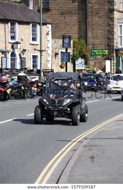 Matlock Bath,Derbyshire,UK.  April 22nd\
2019. Easter Bank holiday crowds visit the Peak  District spa town\
on one of the hottest day\'s of the year so\
far.