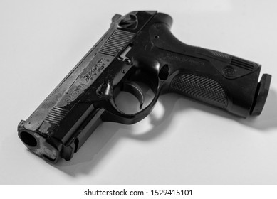 MATLOCK, UNITED KINGDOM, 13th October, 2019: Fake Bruni REPLICA Beretta 8mm Model 92 Full AUTO Blank Firing Pistol Or Handgun Prop