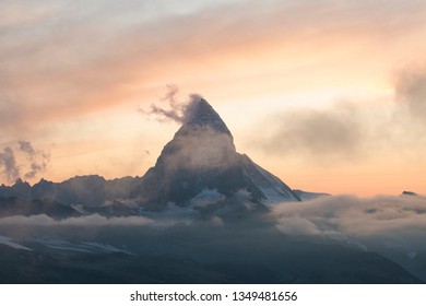 Matterhorn Zermatt Swiss (Suisse) Beautiful Mountain Sunset