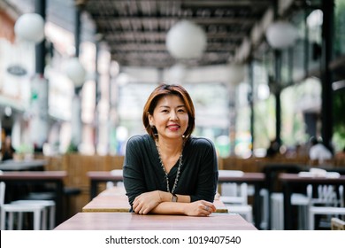 https://image.shutterstock.com/image-photo/mature-attractive-asian-woman-korean-260nw-1019407540.jpg