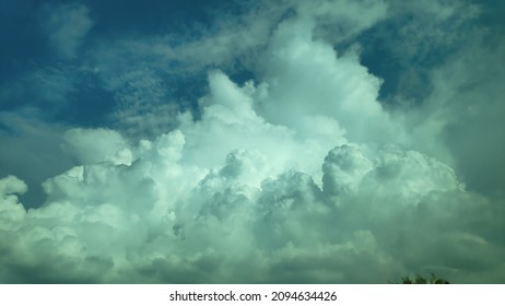 Mature Cumulonimbus Final Step Before Rain