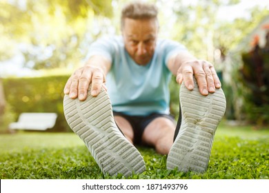 Mature Man Fit, Training, Streching