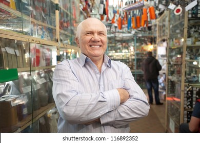 Mature Manager  In  Auto Parts Store