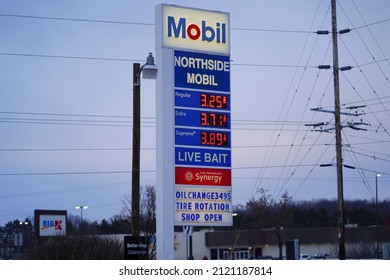 70,927 Fuel Prices Images, Stock Photos & Vectors 