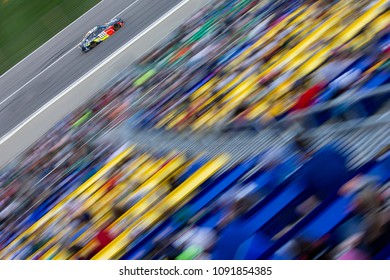 May 12, 2018 - Kansas City, Kansas, USA: Alex Bowman (88) Races Down The Front Stretch During The KC Masterpiece 400 At Kansas Speedway.