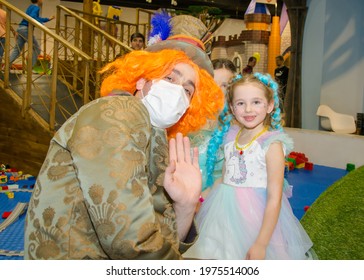 May 13, 2021 Kiev Ukraine. Children's Animator In The Image Of The Hatter.