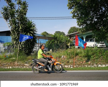 May 9th, 2018: Subang, Selangor: Pakatan Harapan And Barisan Nasional Political Flags On The Election Day In Malaysia.