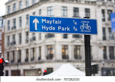 Mayfair, Hyde Park London cycle route sign