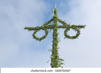 Maypole  against the blue sky, Skandinavian. Midsommar fest. Saint John's Day, Midsummer's tree