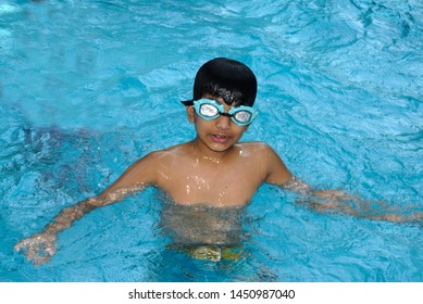 Indian Family in Swimming Pool Images, Stock Photos & Vectors ...