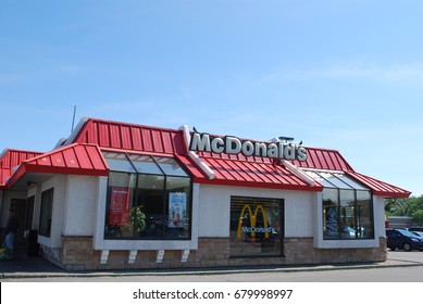 Mcdonalds Restaurant Exterior High Res Stock Images Shutterstock