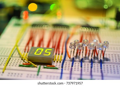 Me Prototyping Voltage And Current Indicating System For My DIY Car Battery Charger On Arduino.