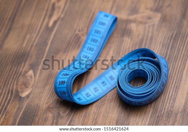 measuring tape cutter