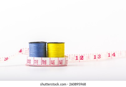 Measuring the well will reduce the loss of sewing thread in the least.