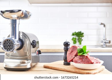 肉挽き器 Images Stock Photos Vectors Shutterstock