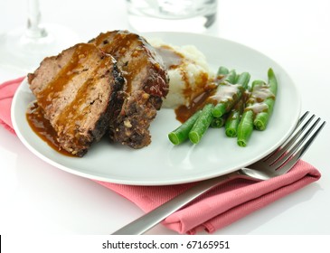 Meat Loaf With Mashed Potatoes And  Green Beans