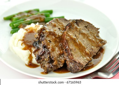 Meat Loaf With Mashed Potatoes And  Green Beans