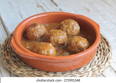 Meatballs in sauce