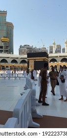 Mecca, Saudi Arabia. 13 November 2020. A Picture Of People Wearing Mask With ' Kaabah ' View On Background. 