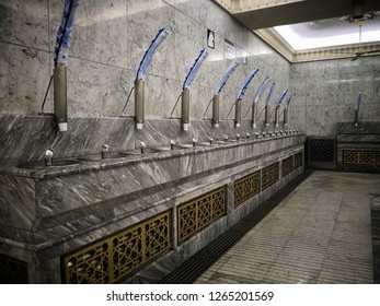 Mecca, Saudi Arabia - 23 December 2018; View Of The Zamzam Well Is A Destination For Millions Of Pilgrims Each Year, Who Visit Specifically To Drink The Holy Water. 