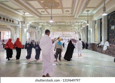 37 Running To Kaaba Images, Stock Photos & Vectors | Shutterstock