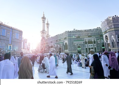 MECCA, SAUDI ARABIA - DEC 2017 : View Of Masjidil Haram Mosque In Makkah City, Saudia Arabia During Umrah Season