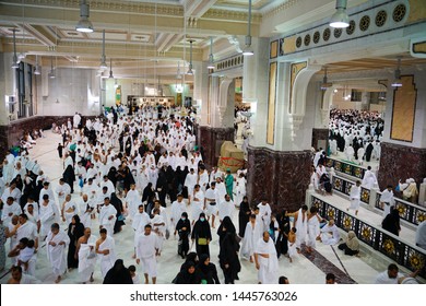 Mecca Saudi Arabia November 5 2009 Stock Photo 705551911 | Shutterstock