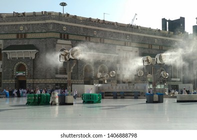 Mecca, Suadi Arabia : Activities Of Pilgrims Of Hajj And Umra Around Masjidil Haram, The Holiest Mosque In Mecca (08/2018).