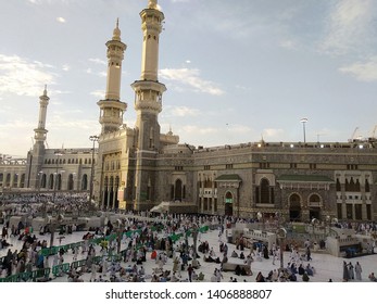 Mecca, Suadi Arabia : Activities Of Pilgrims Of Hajj And Umra Around Masjidil Haram, The Holiest Mosque In Mecca (08/2018).