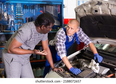 Mechanic Assistant Working Auto Repair Shop Stock Photo 2188072657 ...