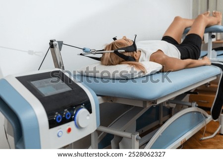 Mechanical cervical traction gently stretch the neck, alleviate cervical spine pressure, reduce neck pain, and promote recovery from cervical spine disorders.