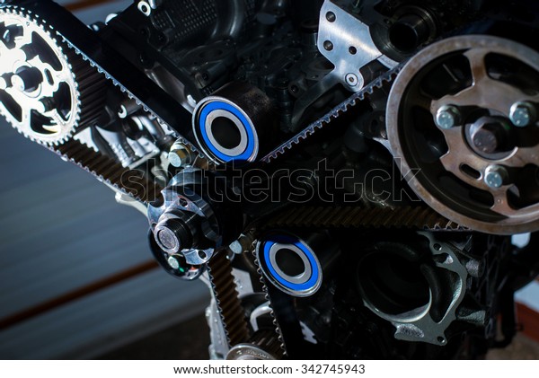 The mechanism of the valve timing\
control internal combustion engine. Check the timing\
belt