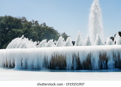 Mecom fountain froze over as a result of abnormal frost. Designed by Eugene Werlin, located in the traffic circle at the intersection of Main and Montrose streets in Houston, Texas,  United State