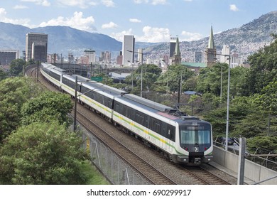 Metro De Medellin Imagenes Fotos De Stock Y Vectores Shutterstock