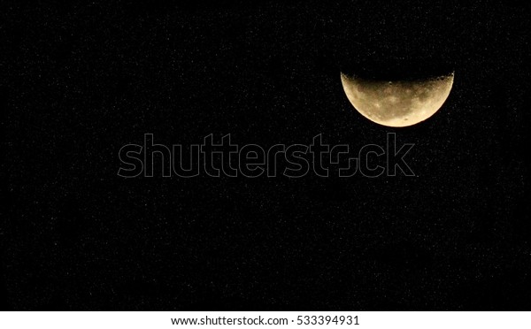 Media Luna- Half\
Moon