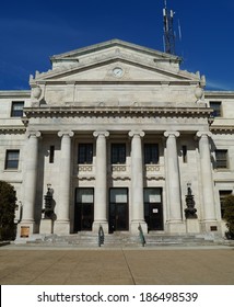 MEDIA, PENNSYLVANIA - March 6, 2014: Built In 1850 The Delaware County Courthouse Is A U.S. Historical Landmark Site Featuring The Architecture Of A Typical American Courthouse.				